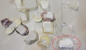 Nasconde 100 grammi di cocaina tra salumi e formaggi, arrestato item-thumbnail