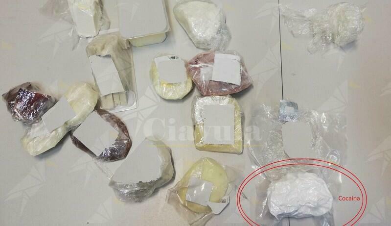 Nasconde 100 grammi di cocaina tra salumi e formaggi, arrestato