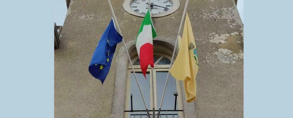 Incidente mortale a Mammola, bandiere a mezz’asta per ricordare Domenico
