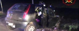 Terribile scontro tra due auto: muore una bimba di tre anni, grave la sorellina di 6 item-thumbnail