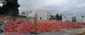 Macerie della palestra di Caulonia marina depositate in un’area poco sicura: pericolo per i bambini item-thumbnail
