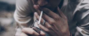 Calabria: evade dai domiciliari per andare a comprare le sigarette e poi tenta la fuga dalla caserma item-thumbnail
