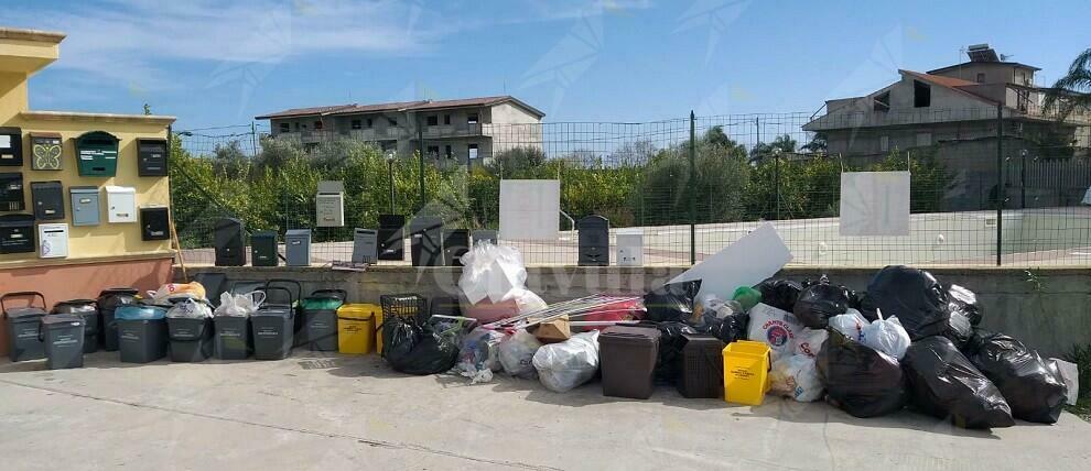 Emergenza rifiuti: Domani a Caulonia per i commercianti non ci sarà la raccolta dell’indifferenziata