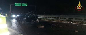 Scontro tra cinque auto sulla A2 del Mediterraneo: tre feriti item-thumbnail
