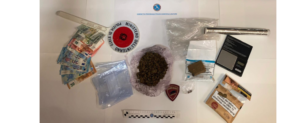 Arrestato un mese fa, viene nuovamente trovato in possesso di droga item-thumbnail