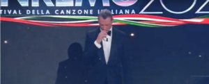 Amadeus e il segno della croce a Sanremo, un gesto poco opportuno item-thumbnail