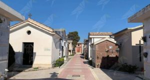 Continuano i furti al cimitero di Caulonia marina item-thumbnail