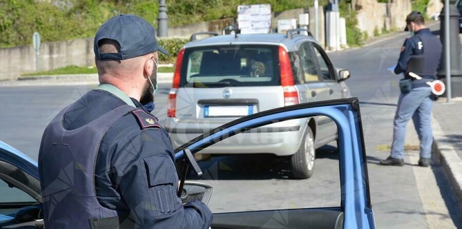 Calabria: Sorpreso in possesso di droga e di due coltelli. Denunciato