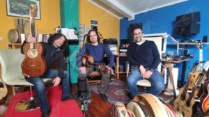 “La Calabria che suona”: A tu per tu con Loccisano e la chitarra battente item-thumbnail