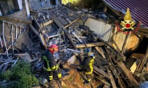 Crolla un fabbricato nel vibonese, intervengo i vigili del fuoco item-thumbnail