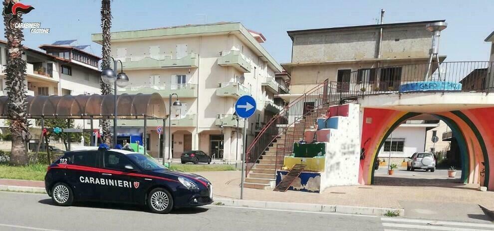 Non accetta la fine della loro relazione: ex pedinata e minacce al nuovo compagno. Un arresto in Calabria