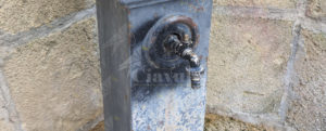 Caulonia, fontana rotta ma acqua in abbondanza item-thumbnail