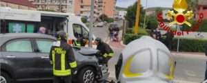 Schianto tra due auto a Crotone, feriti i conducenti item-thumbnail
