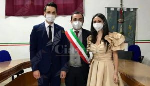 Gli auguri del sindaco di Benestare ai promessi sposi item-thumbnail