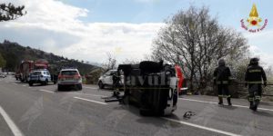 Auto si ribalta, ferito il conducente item-thumbnail