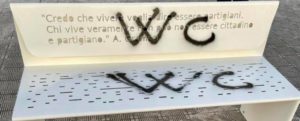Reggio Calabria, in meno di 24 ore imbrattata panchina dedicata ad Antonio Gramsci item-thumbnail