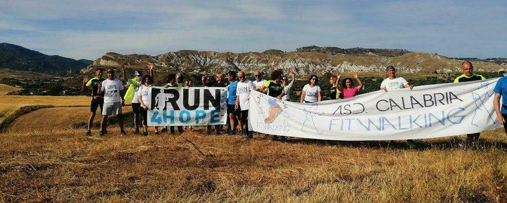 La corsa di solidarietà Run4Hope giunge alla 7° tappa Roccella Jonica – Locri