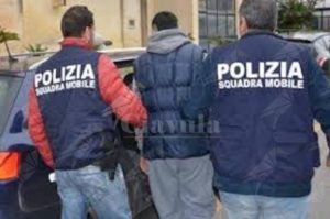 Sorpresi in possesso di 100 grammi di hashish, 3 arresti item-thumbnail