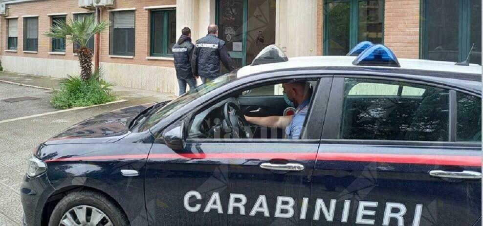 Calabria: trovati in possesso di armi e droga. Padre e figlio in manette