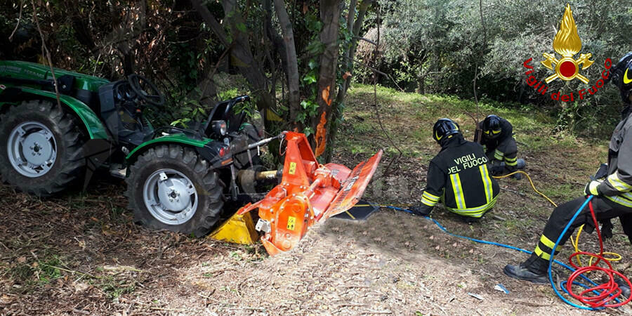 Tragedia in un campo agricolo, muore falciato dalla motozappa