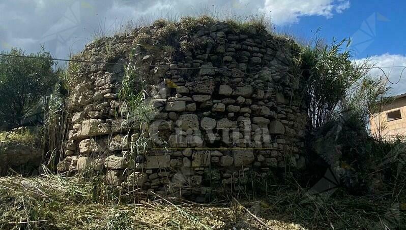 Salviamo la torre di Paleopoli dal degrado