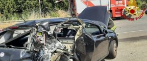 Schianto tra auto e furgone sulla Statale 106: due feriti item-thumbnail