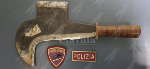 Ferisce gravemente la compagna con una roncola, arrestato item-thumbnail
