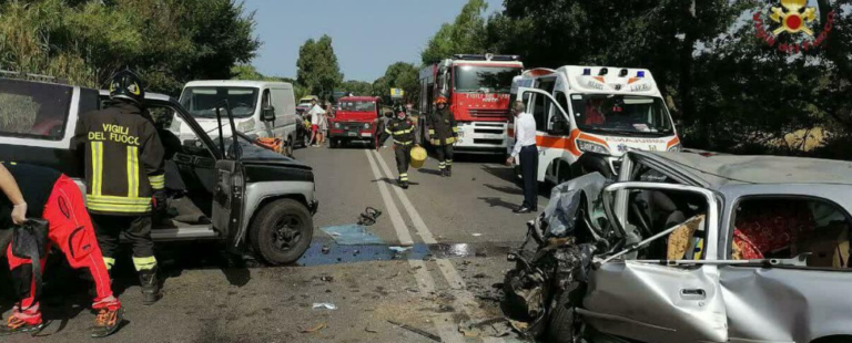 Un Morto E Due Feriti Gravi In Un Tragico Incidente Tre Le Auto 