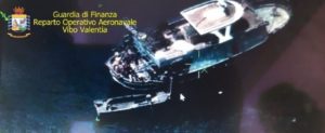 Sbarco 37 migranti a Roccella Jonica, fermati 8 scafisti in acque internazionali item-thumbnail