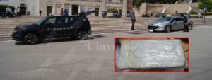 In auto con 1 kg di cocaina, arrestata per detenzione ai fini di spaccio item-thumbnail