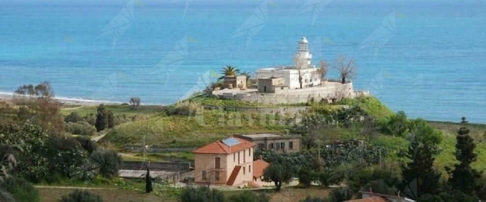 Disinfestazione a Monasterace, l’invito è di tenere porte e finestre chiuse