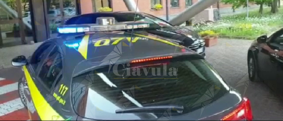 Calabria: In auto con 6 kg di cocaina, corriere in manette