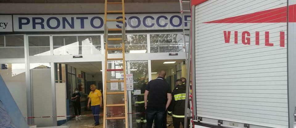 Crollo controsoffitto all’ospedale di Locri, Calabrese: “Purtroppo oggi paghiamo anni e anni di malagestione”