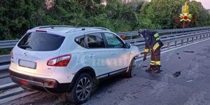 Scontro tra auto, il bollettino è di 2 feriti item-thumbnail