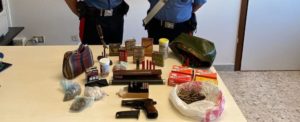 Sorpreso in casa con armi e munizioni, un arresto in Calabria item-thumbnail