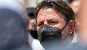 L’ex premier Conte risponde alla Meloni: “Giù le mani dal reddito di cittadinanza” item-thumbnail