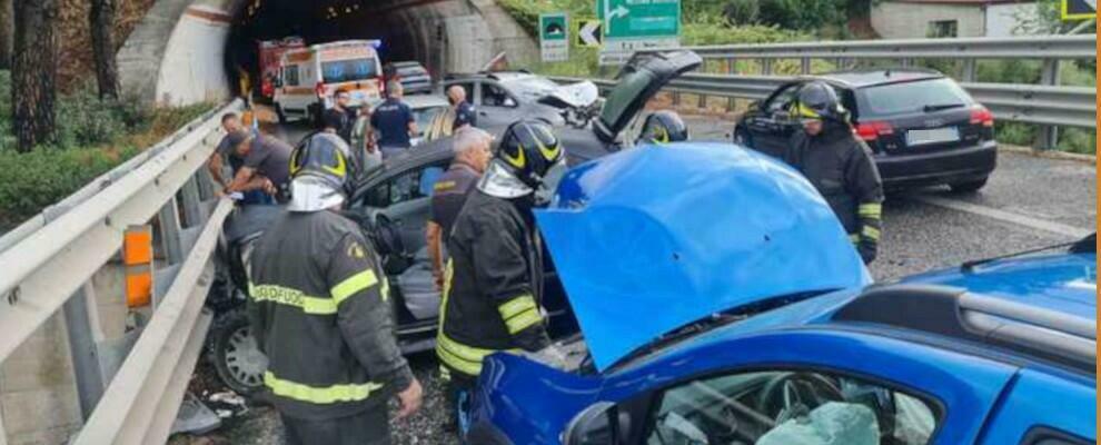 Tamponamento a catena in autostrada: feriti e traffico in tilt