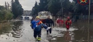 Violento nubifragio a Palermo, strade allagate e automobilisti intrappolati item-thumbnail