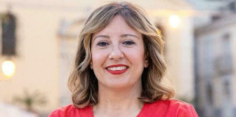 Il sindaco di Trieste pubblica un fotomontaggio di Elly Schlein vestita da Befana. Mariateresa Fragoneni: “Gesto sessista indegno”