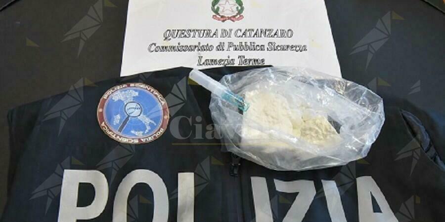 Locrese residente a San Luca sorpreso in auto con 221 grammi di cocaina