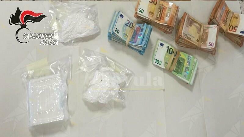 Trovato in possesso di 780 grammi di cocaina e 45 mila euro in contanti. Arrestato in Puglia 30enne calabrese
