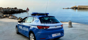 Vibonese: bagnante armato di coltello minaccia alcuni ragazzi. Interviene la polizia item-thumbnail