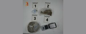 Trovata droga all’interno di un bar abusivo a Cosenza: locale chiuso e titolare denunciato item-thumbnail