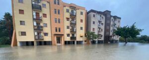 Forte temporale nel catanzarese provoca allagamenti item-thumbnail