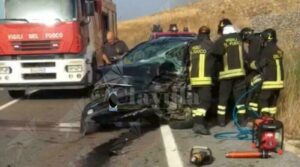 Ennesimo incidente stradale sulla statale 106, una donna è rimasta ferita gravemente item-thumbnail
