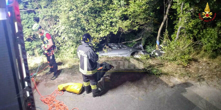 Finisce con l’auto in una scarpata, muore 83enne