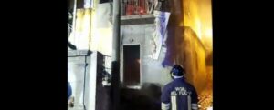 Calabria, incendiano casa di un migrante e fuggono: ricercati item-thumbnail