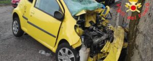 Calabria, scontro fatale tra auto e camion: perde la vita una 40enne item-thumbnail