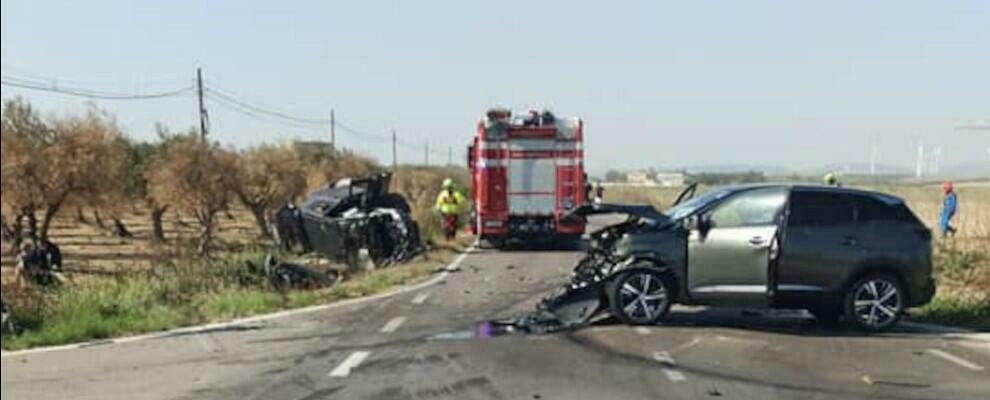 Violento scontro tra due auto, il sindaco: “Feriti e morti su questa strada non si contano più”