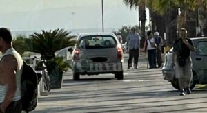 La passeggiata pedonale del lungomare di Caulonia diventa corsia per le automobili item-thumbnail